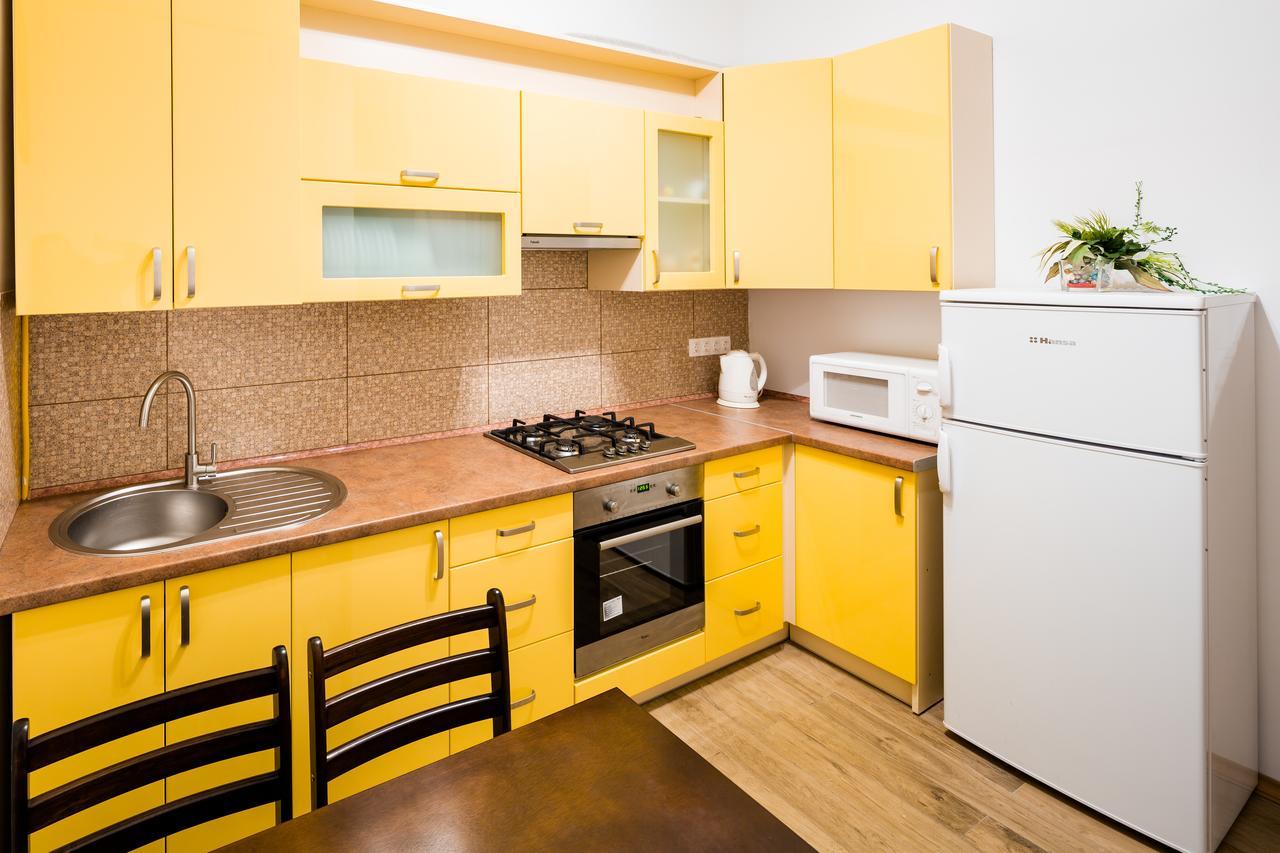 Bright And Cozy Apart With Balcony Lviv Exterior photo